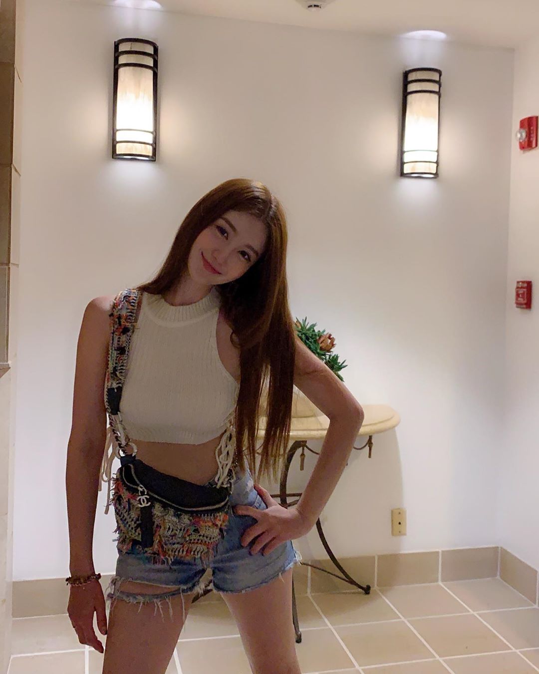 韓國姊甜笑底下藏兇機 露出傲人美乳讓人眼睛為之一亮-第1章-图片14
