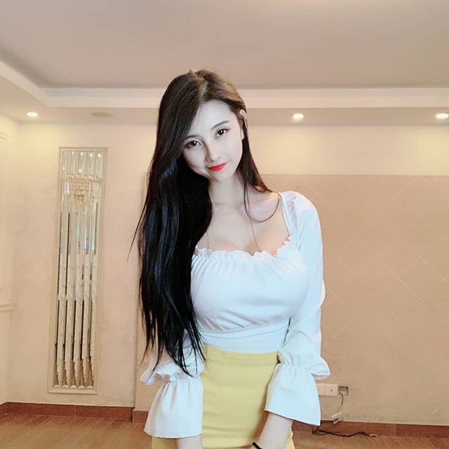 阿碩小丸子 露出性感美腿辣死人 巨乳晃的你心神不寧!-第1章-图片9