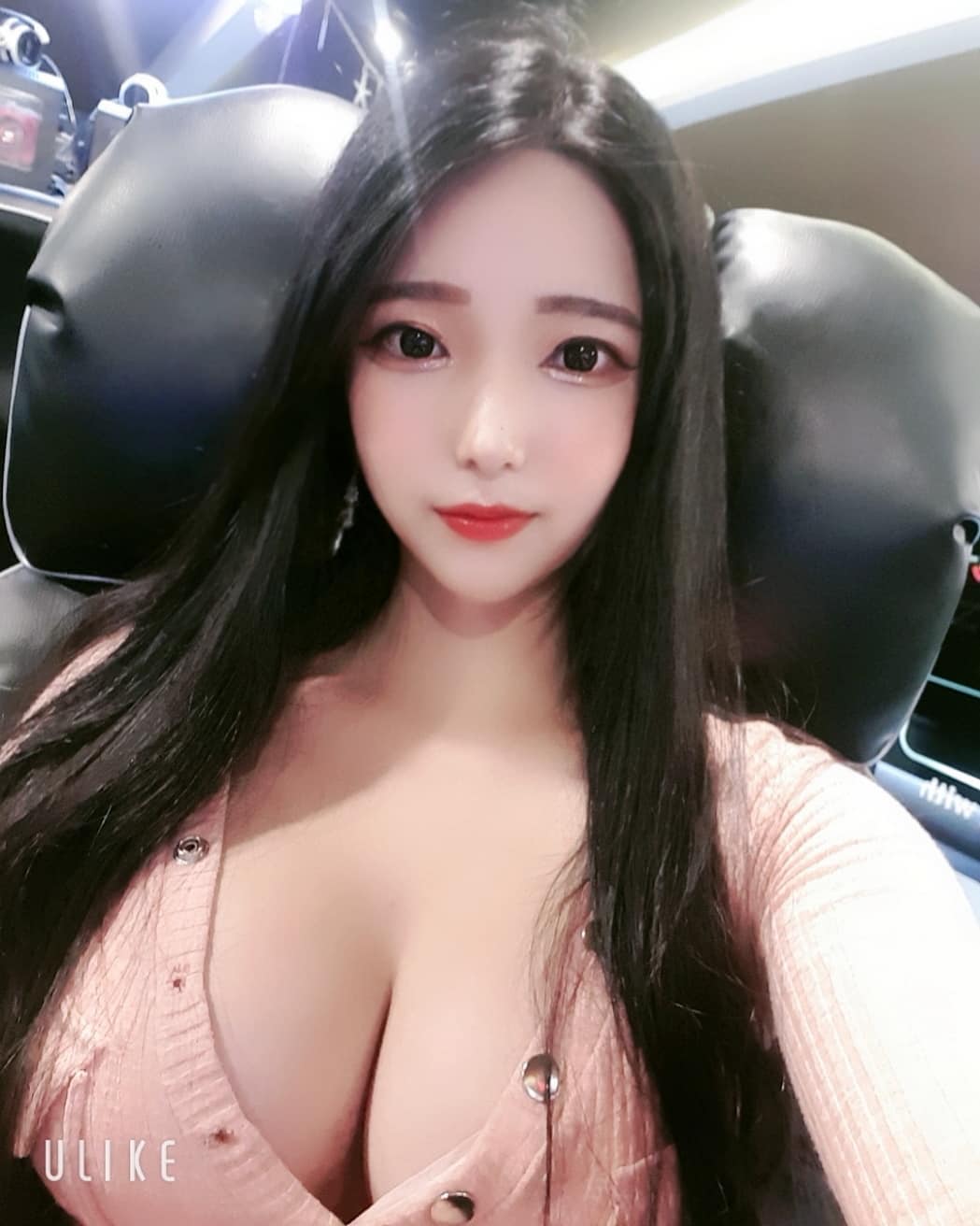 兩粒雪白Q彈巨乳好搶眼 誘人美腿引爆網友慾火-第1章-图片4