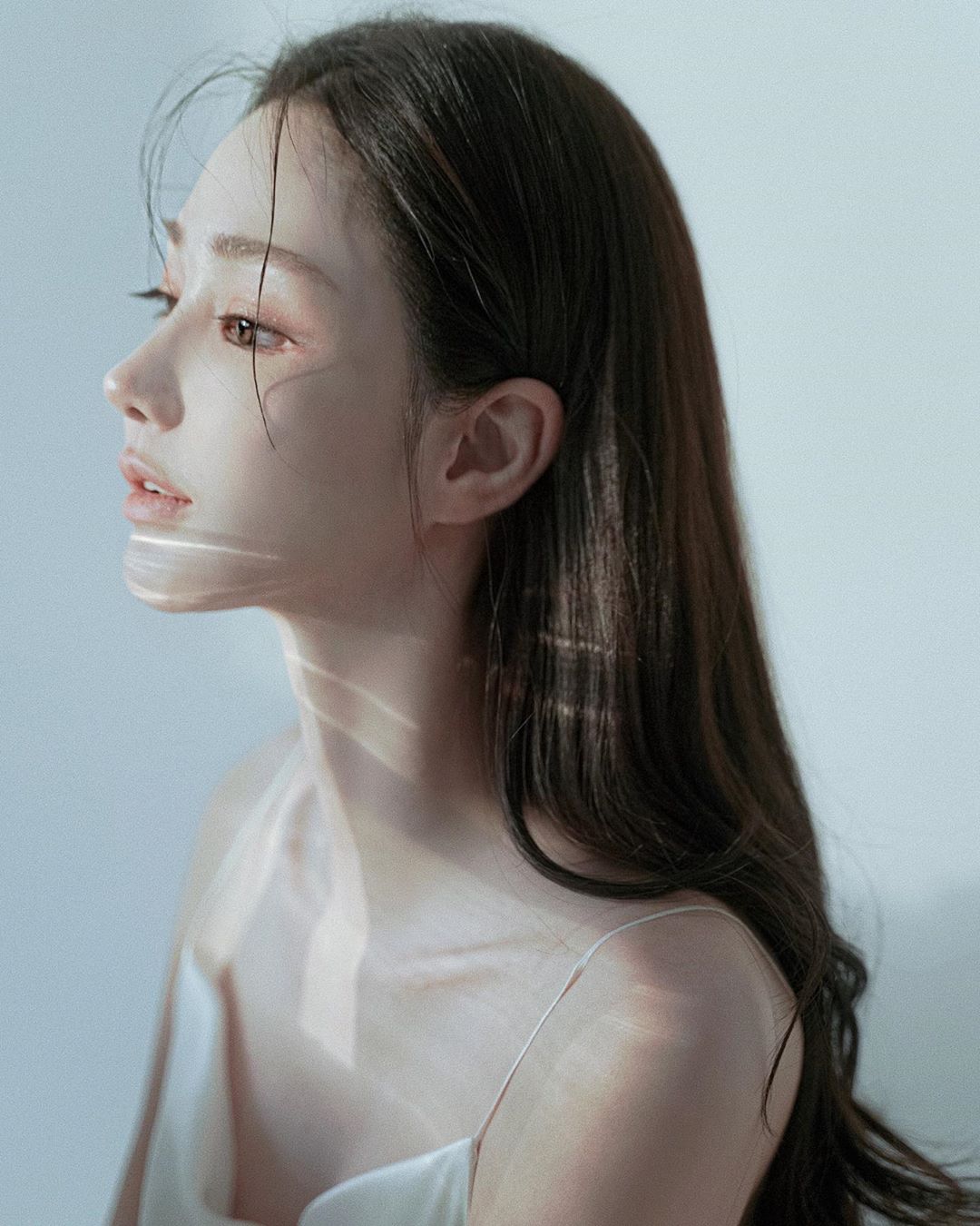 體態超完美白嫩美肌 唯美成熟風挑逗網友視覺神經