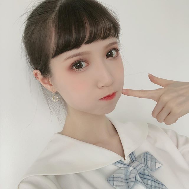 依川川 甜美清純長相搭配完美黃金比例讓人目瞪口呆-第1章-图片7