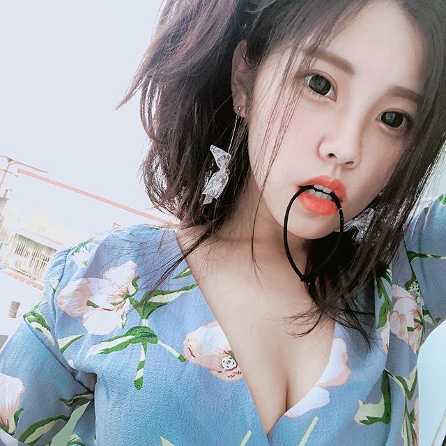 沈橖 歐派解放...原來怕熱喜歡穿清涼-第1章-图片19
