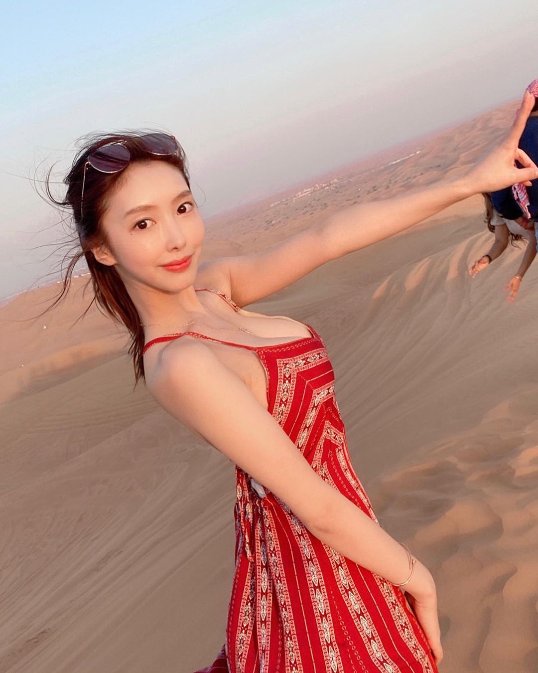 女神級嫩腿雪乳溢出濃濃乳香氣 迷人外表讓網友淪陷-第1章-图片3