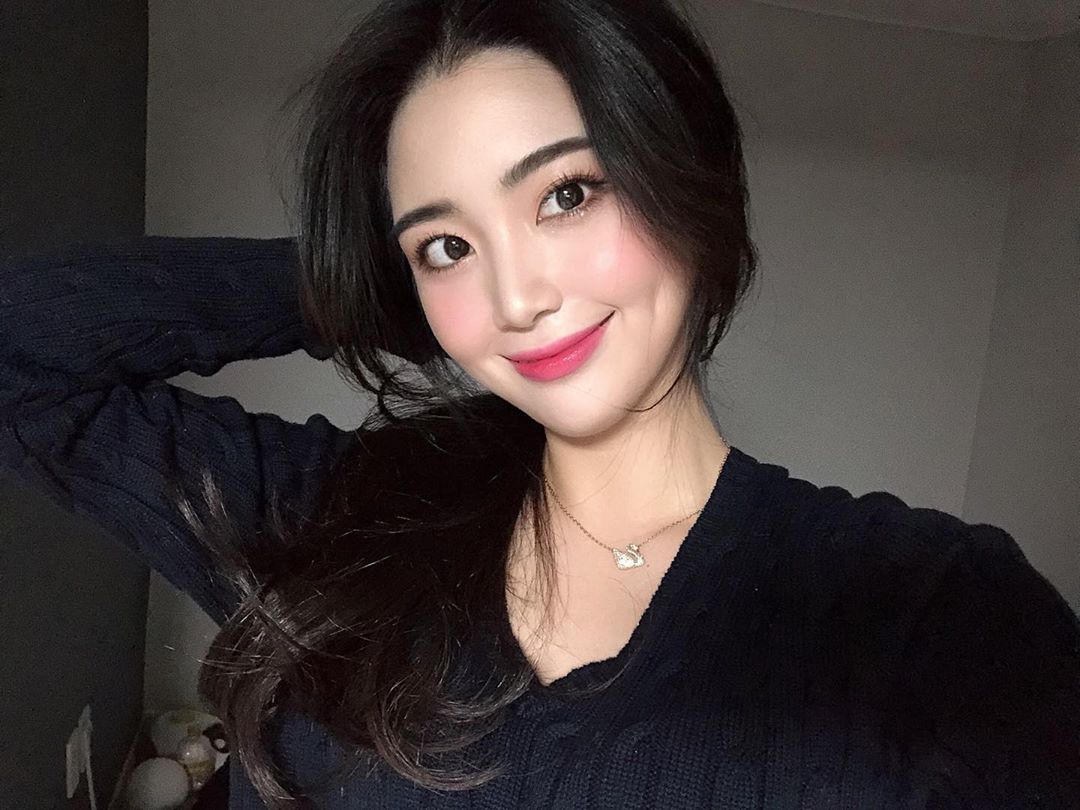 中分長髮靈氣大眼好吸睛 誘人直視被電得渾身酥麻