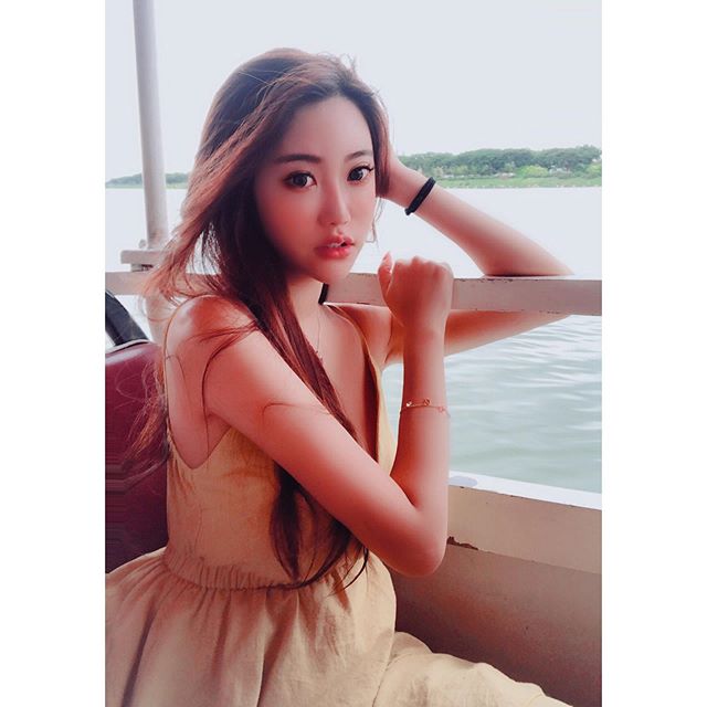 培培 海邊解放...胸前絕美的巨乳」網超邪惡-第1章-图片1
