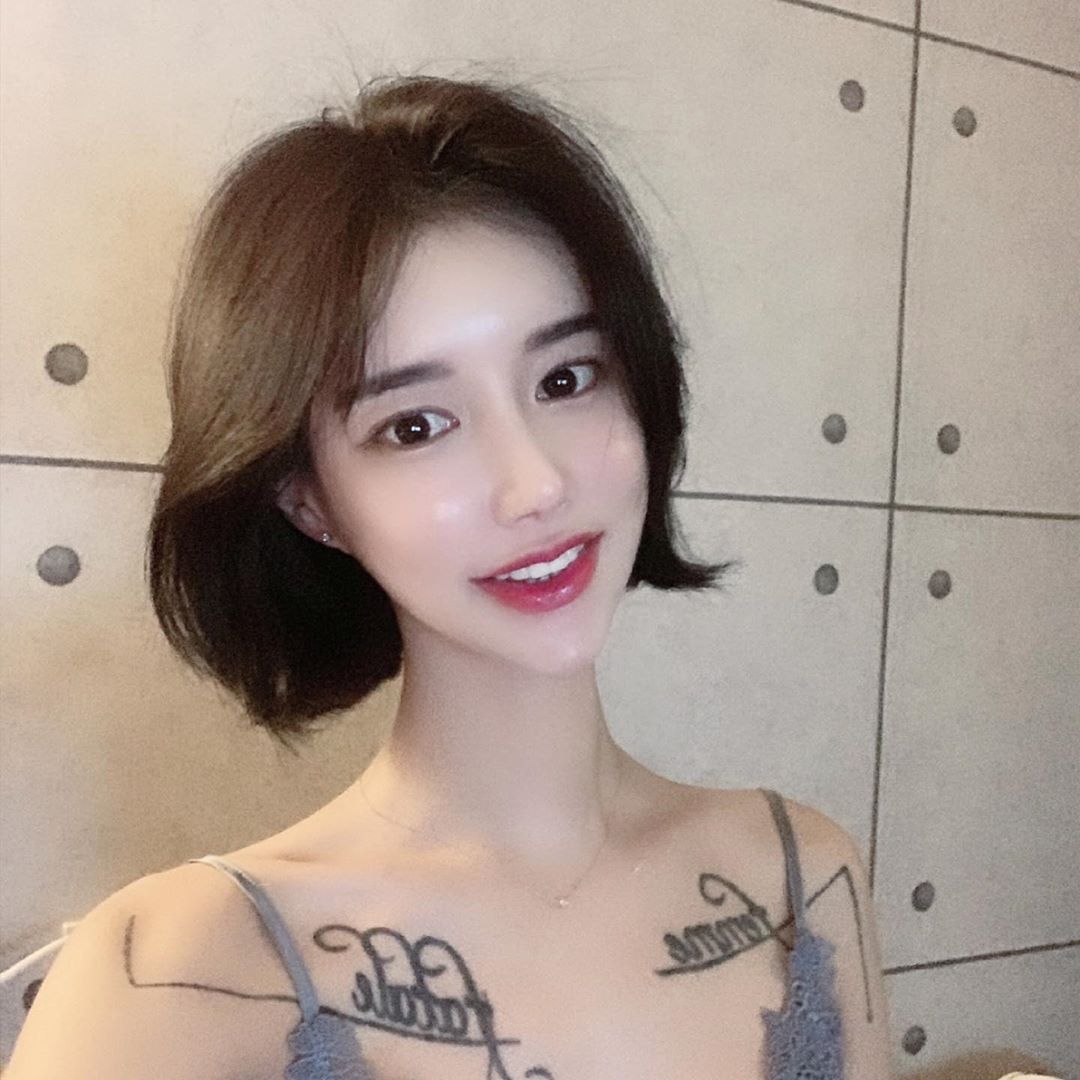 香肩加上傲人上圍 充滿靈性眼神讓網友坐不住-第1章-图片7