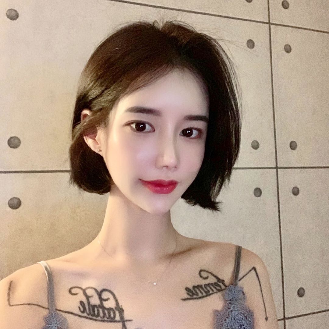 香肩加上傲人上圍 充滿靈性眼神讓網友坐不住-第1章-图片5