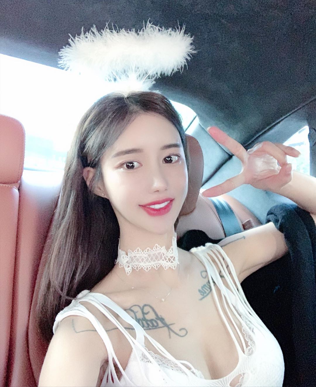 香肩加上傲人上圍 充滿靈性眼神讓網友坐不住-第1章-图片15