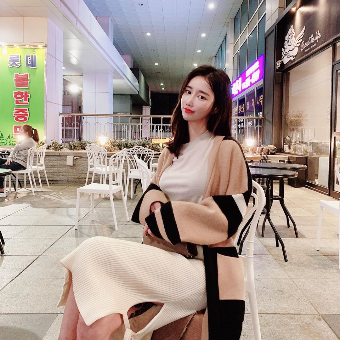 香肩加上傲人上圍 充滿靈性眼神讓網友坐不住-第1章-图片20