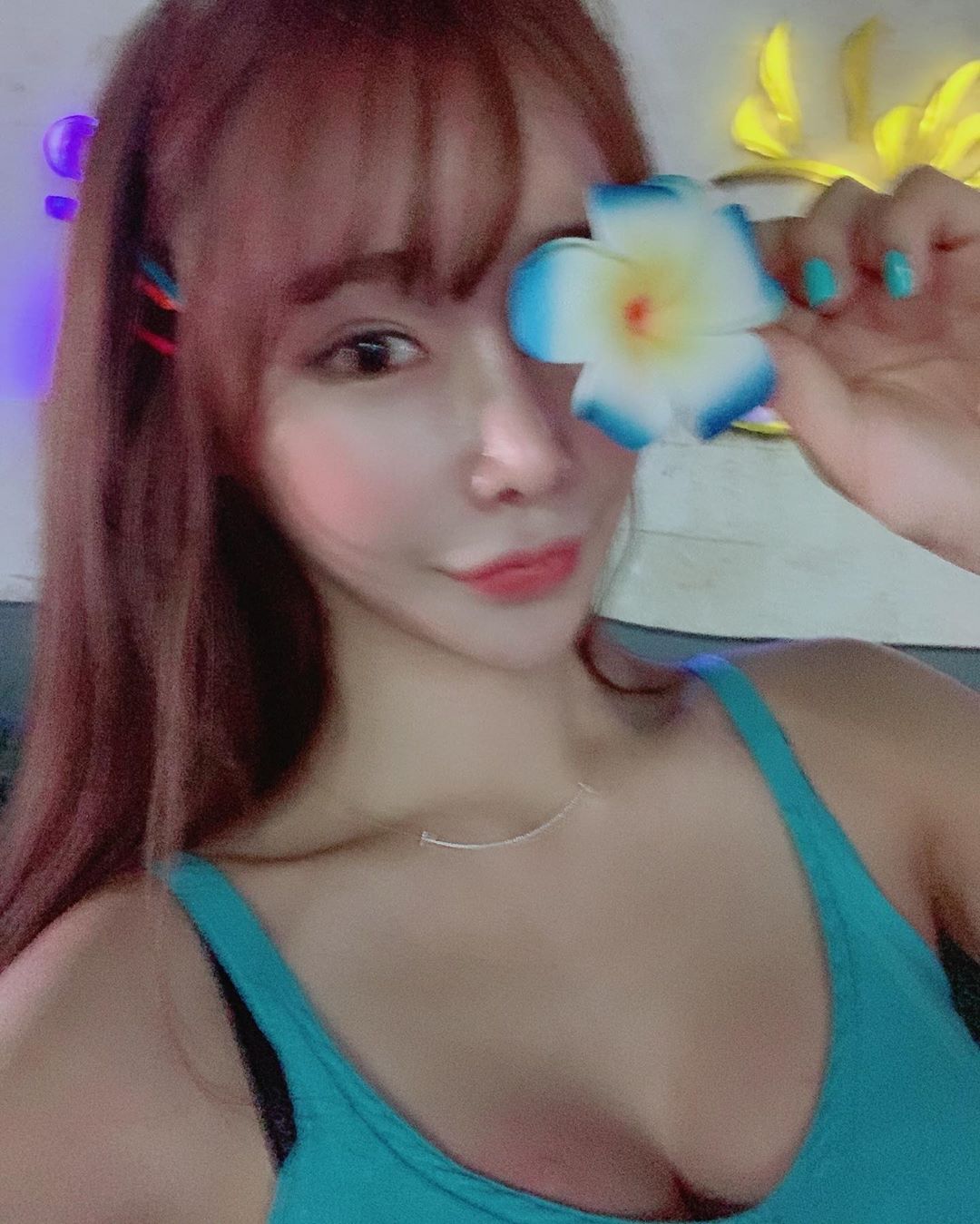 雪白巨乳解放香氣四溢 無死角畫面讓網友淪陷-第1章-图片17