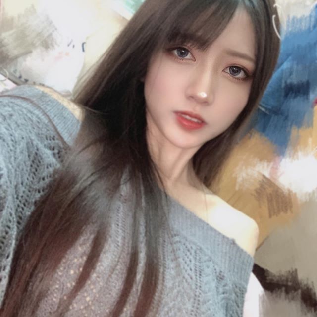 瞳瞳 甜美高顏值讓人一看就戀愛了 瞧這身火辣性感的曲線-第1章-图片16
