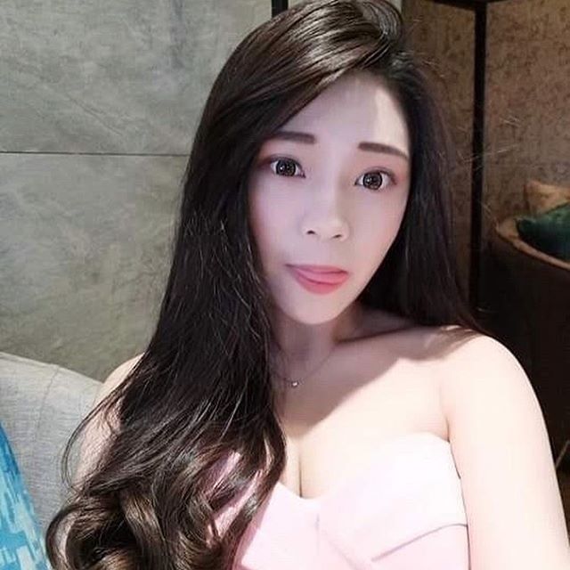 芸瑄 身穿火辣比基尼長輩好雄偉-第1章-图片5