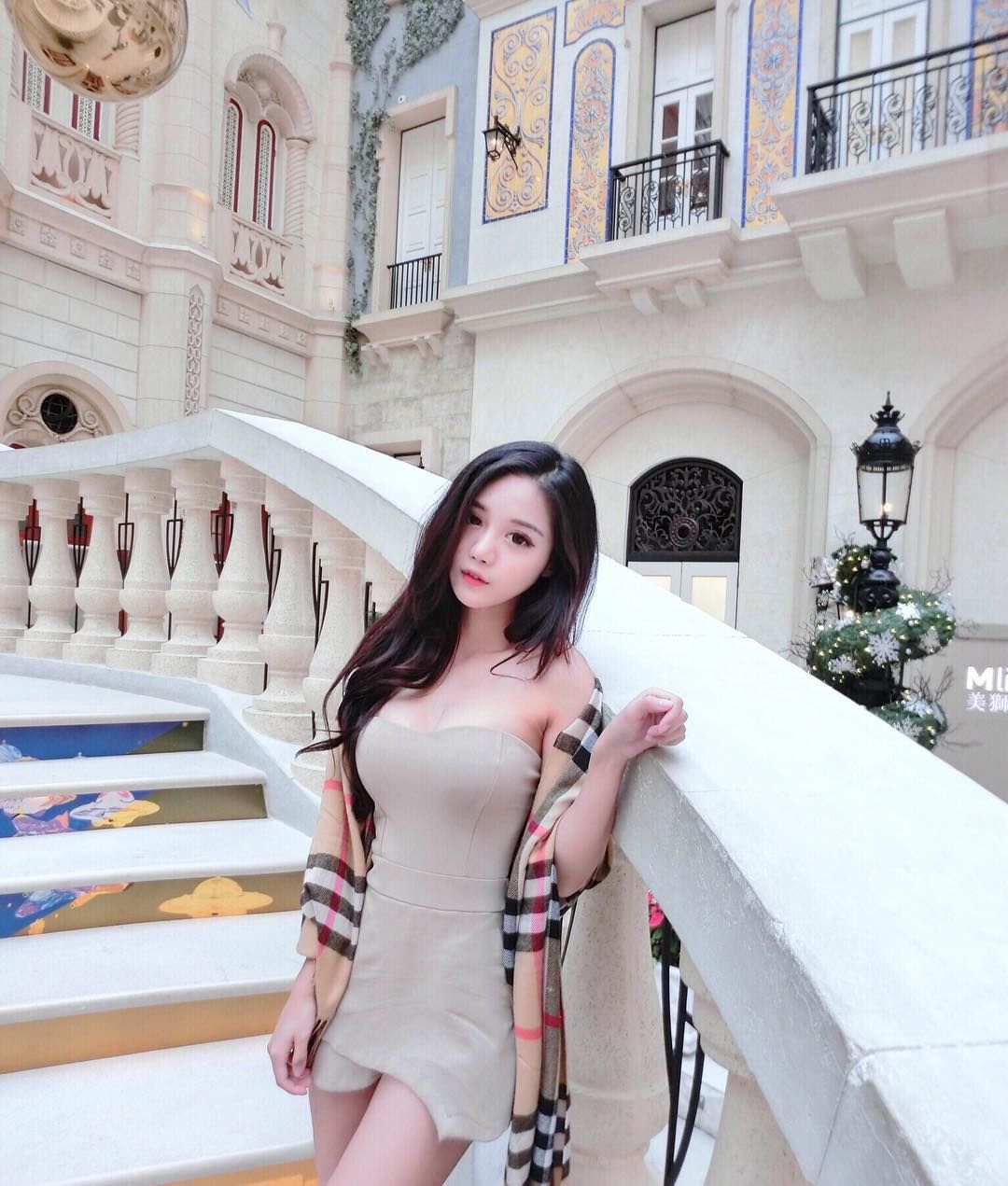 The temperament of the sister’s sweetness has overtaken! swimming pool big liberation “two super cannabis” shake up: sister needs to swim 17?-第1章-图片1
