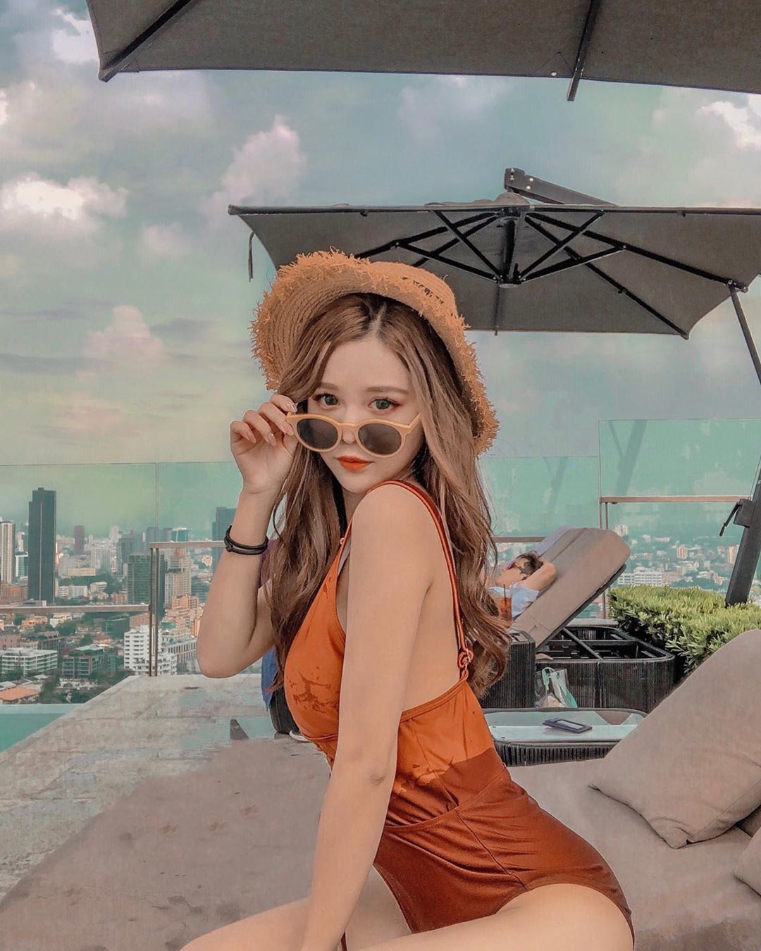 The temperament of the sister’s sweetness has overtaken! swimming pool big liberation “two super cannabis” shake up: sister needs to swim 17?-第1章-图片2