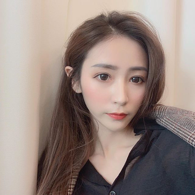 晴晴 「私底下超有料」....光用一個笑容就能甜死你-第1章-图片1