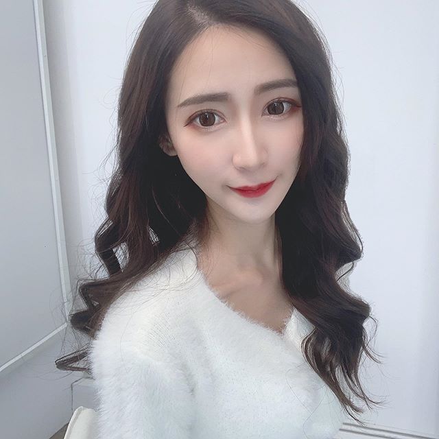 晴晴 「私底下超有料」....光用一個笑容就能甜死你-第1章-图片19