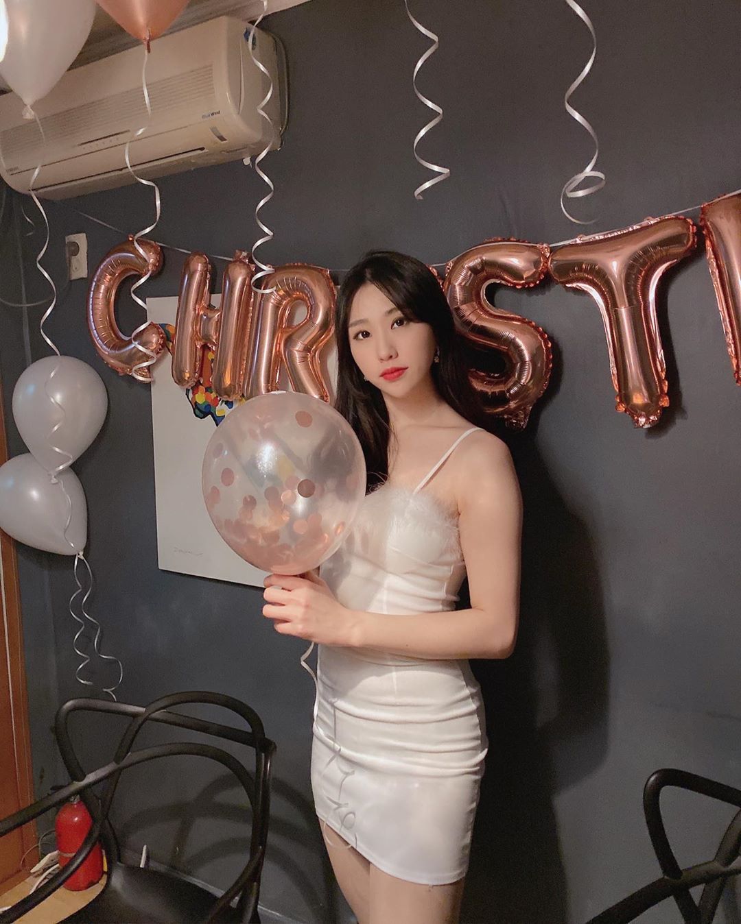 韓國御姊脾氣太壞藏不住 撫媚眼神讓網友淪陷-第1章-图片2