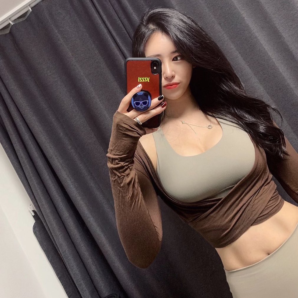 甜心顏值配上飽滿圓乳 火辣翹臀彈出讓人忘不了