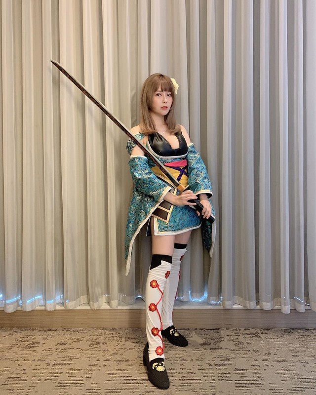 Game Reality Master Along the Air Explosion Breast Cosplay photo 