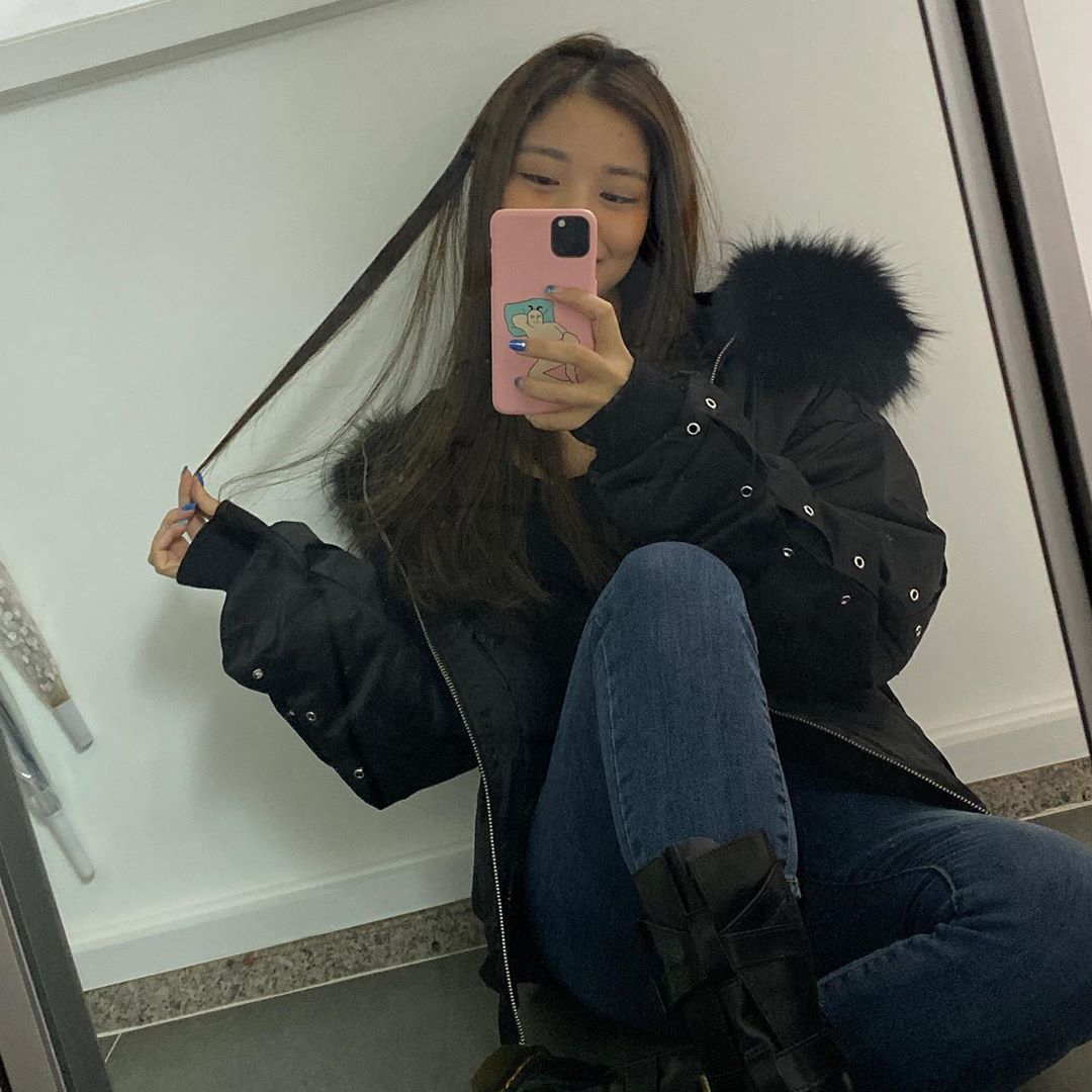 笑容甜度破表融化你的心 私藏誘人蜜腿搶奪注目