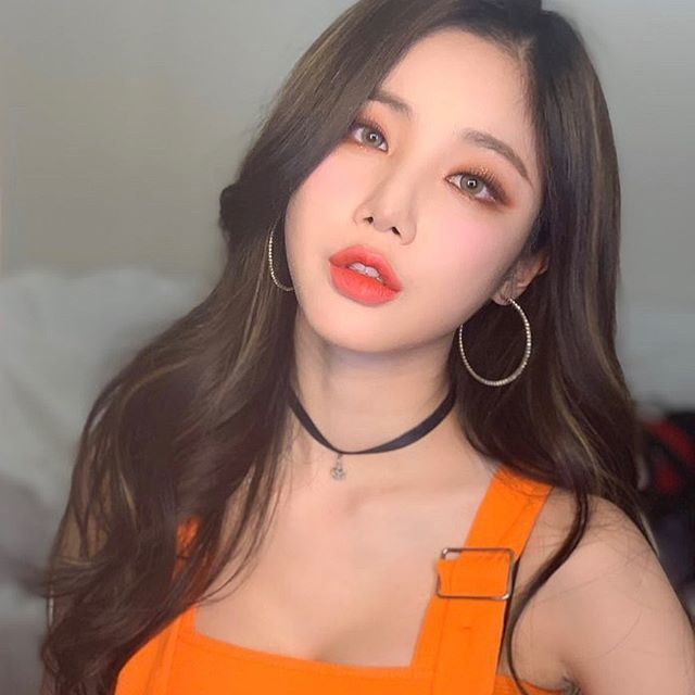 好會騎好會搖!巨乳小隻馬超級夜店咖「18+解放壓力準備...」乳量畫面超母湯:這個我可以-第1章-图片1