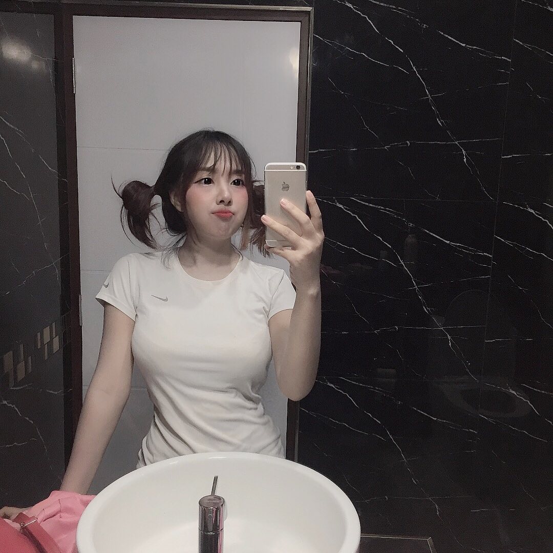 雪白木瓜奶呼之欲出 妖豔外表甜姊兒性感指數破表-第1章-图片4