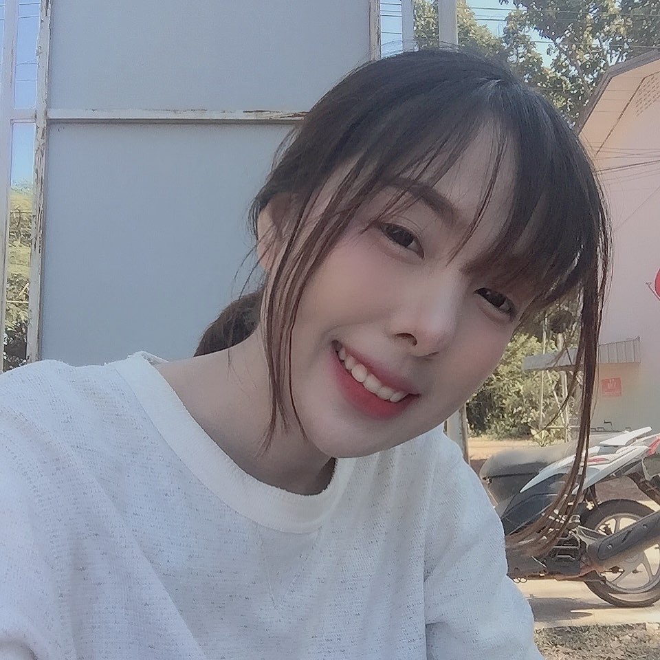 雪白木瓜奶呼之欲出 妖豔外表甜姊兒性感指數破表-第1章-图片8