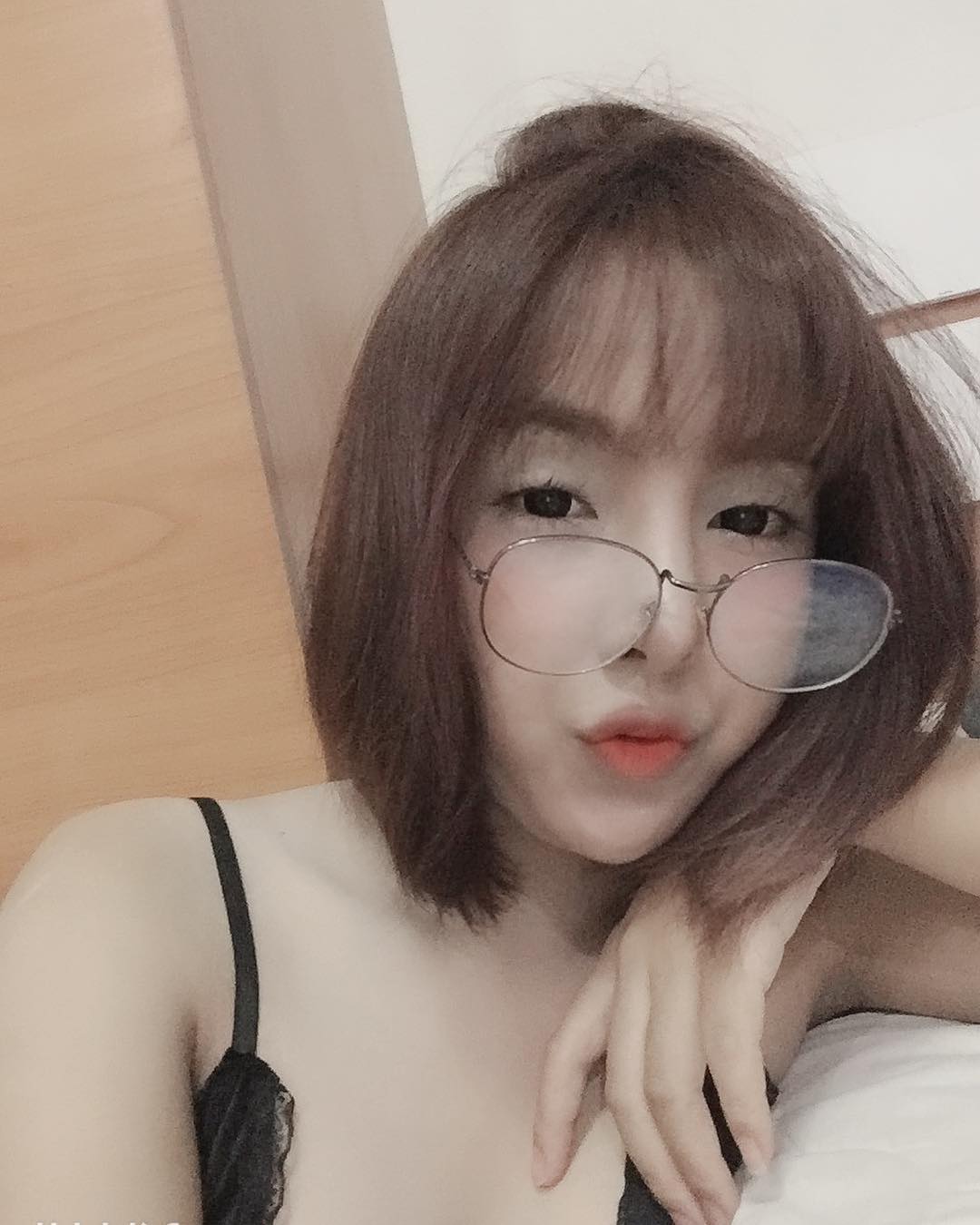 雪白木瓜奶呼之欲出 妖豔外表甜姊兒性感指數破表-第1章-图片18