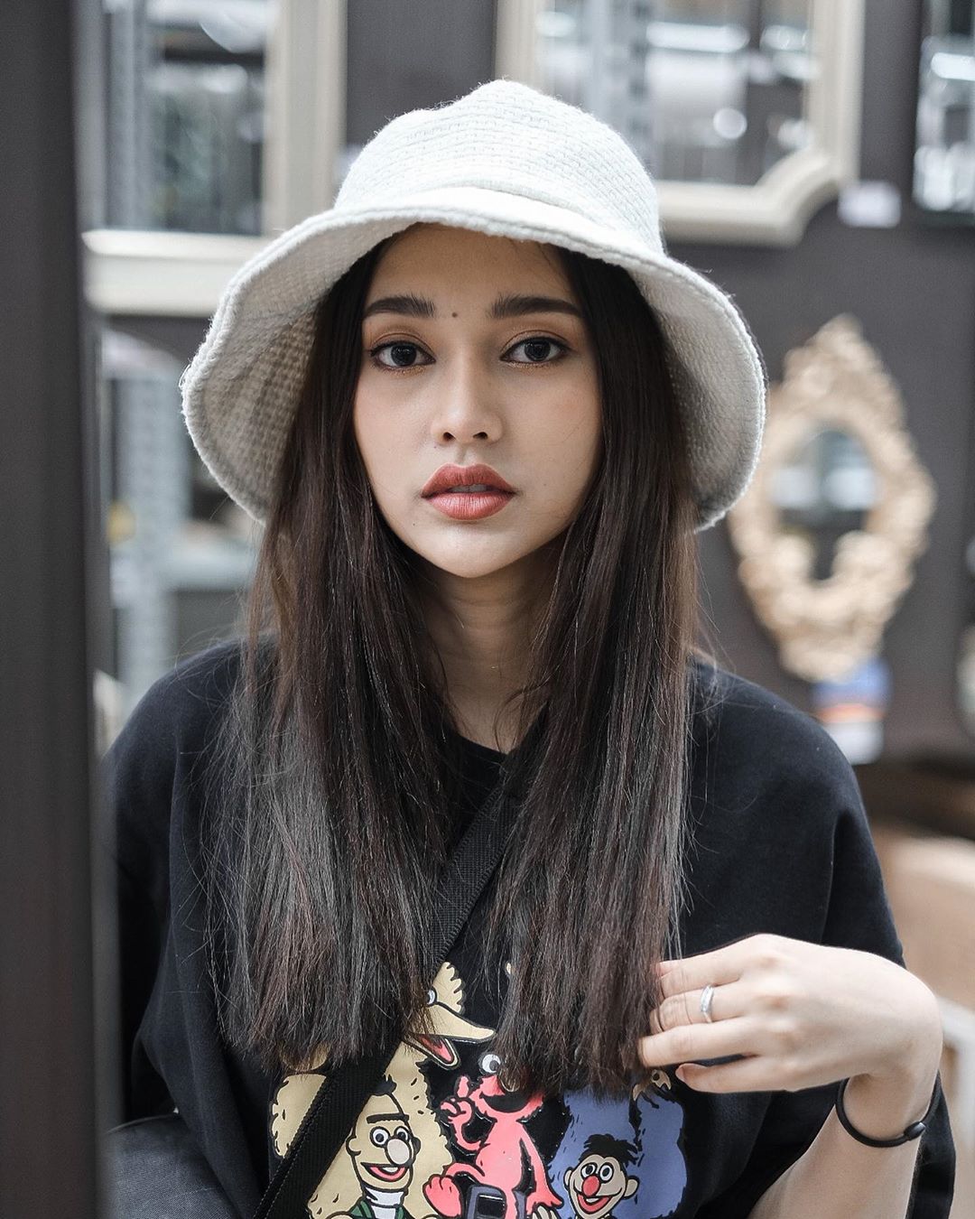 電力十足魅惑大眼 辣露乳溝好驚人全看傻-第1章-图片5