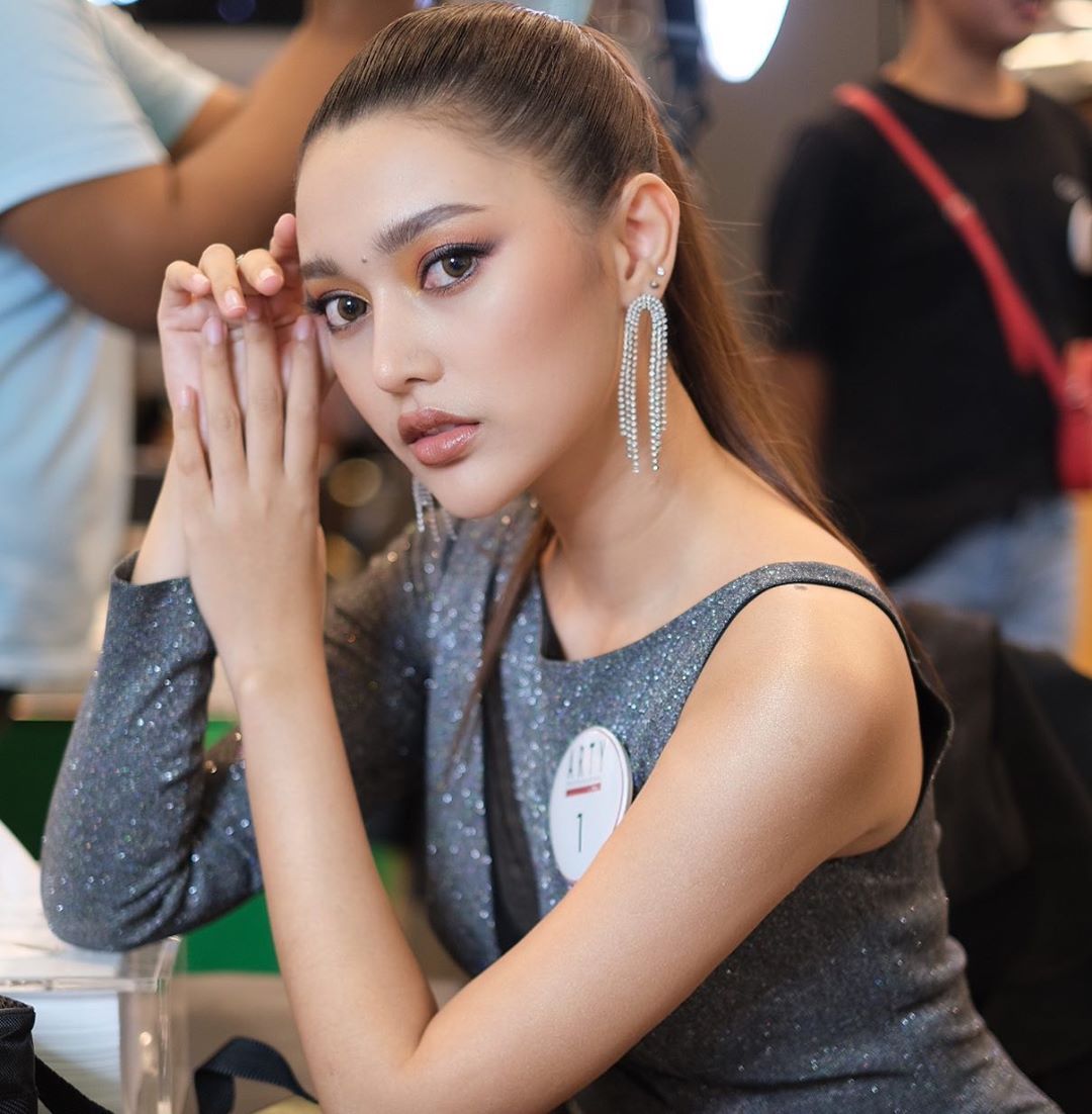 電力十足魅惑大眼 辣露乳溝好驚人全看傻-第1章-图片11