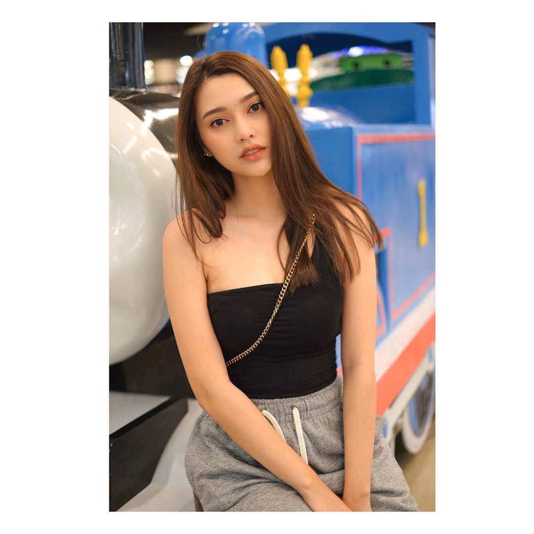 電力十足魅惑大眼 辣露乳溝好驚人全看傻-第1章-图片19