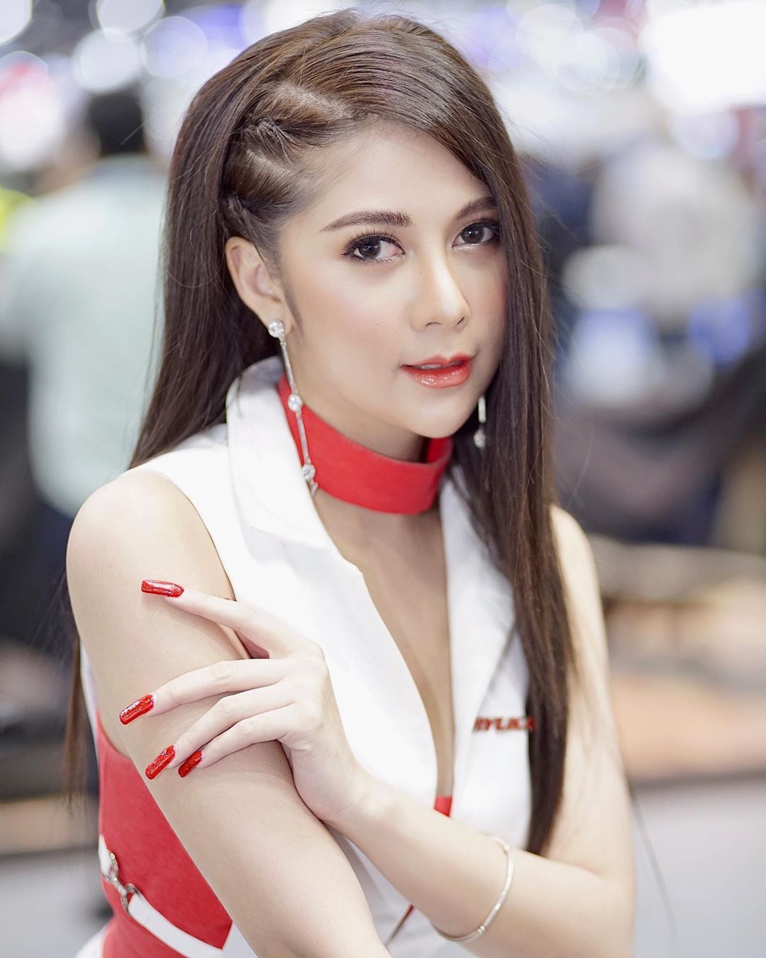 超巨水波乳扛不住 妖豔外表釋放銷魂表情讓人凍未條-第1章-图片11