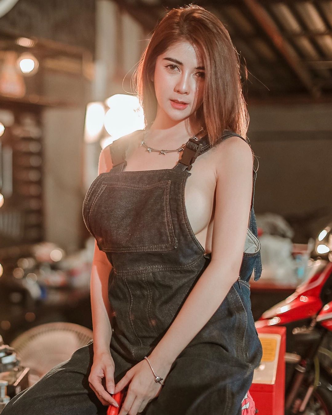 超巨水波乳扛不住 妖豔外表釋放銷魂表情讓人凍未條-第1章-图片17