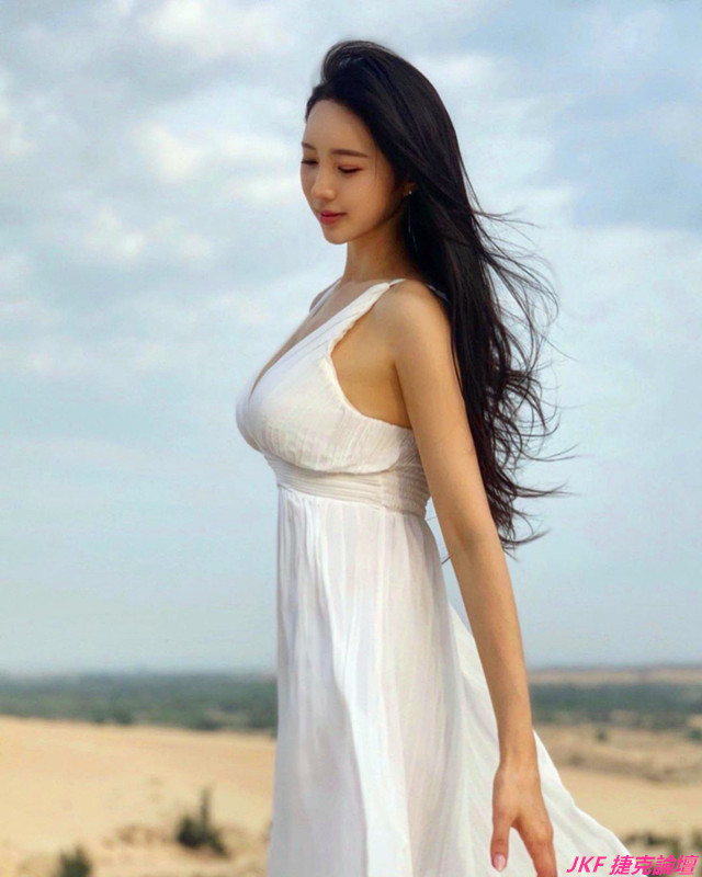 仙女顏值下凡...底下藏「雪嫩美乳+水蛇腰」火辣曲線玲瓏有致-第1章-图片8