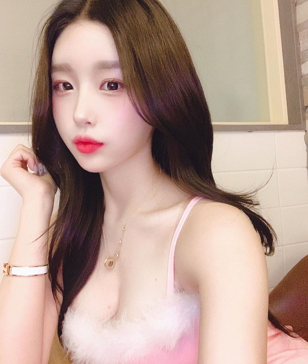 豐沛乳量凶狠又霸氣 無辜眼神撩了不少網友的心