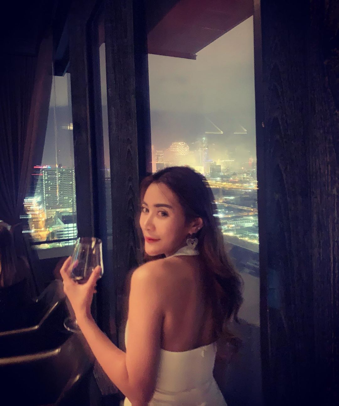 重量級雪乳溢出 般若眼神讓網友看了心癢癢-第1章-图片2