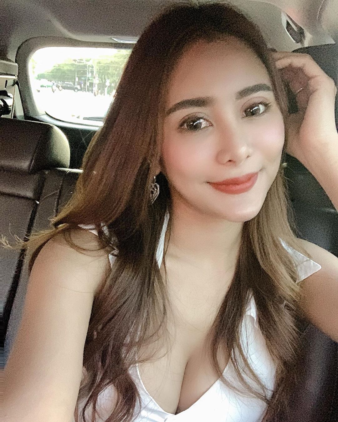 重量級雪乳溢出 般若眼神讓網友看了心癢癢-第1章-图片5