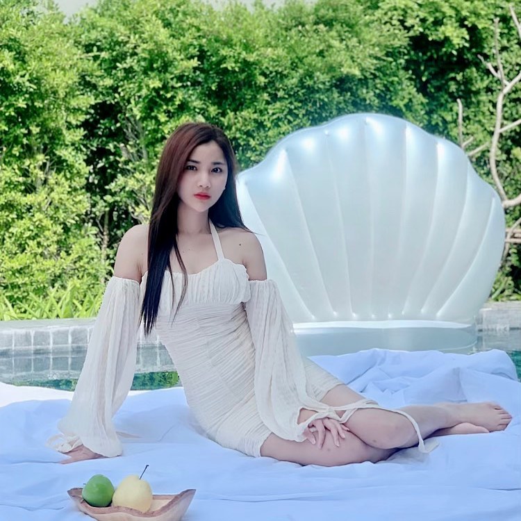 纖細身材罩不住性感魅力 明亮大眼讓人看傻眼-第1章-图片11