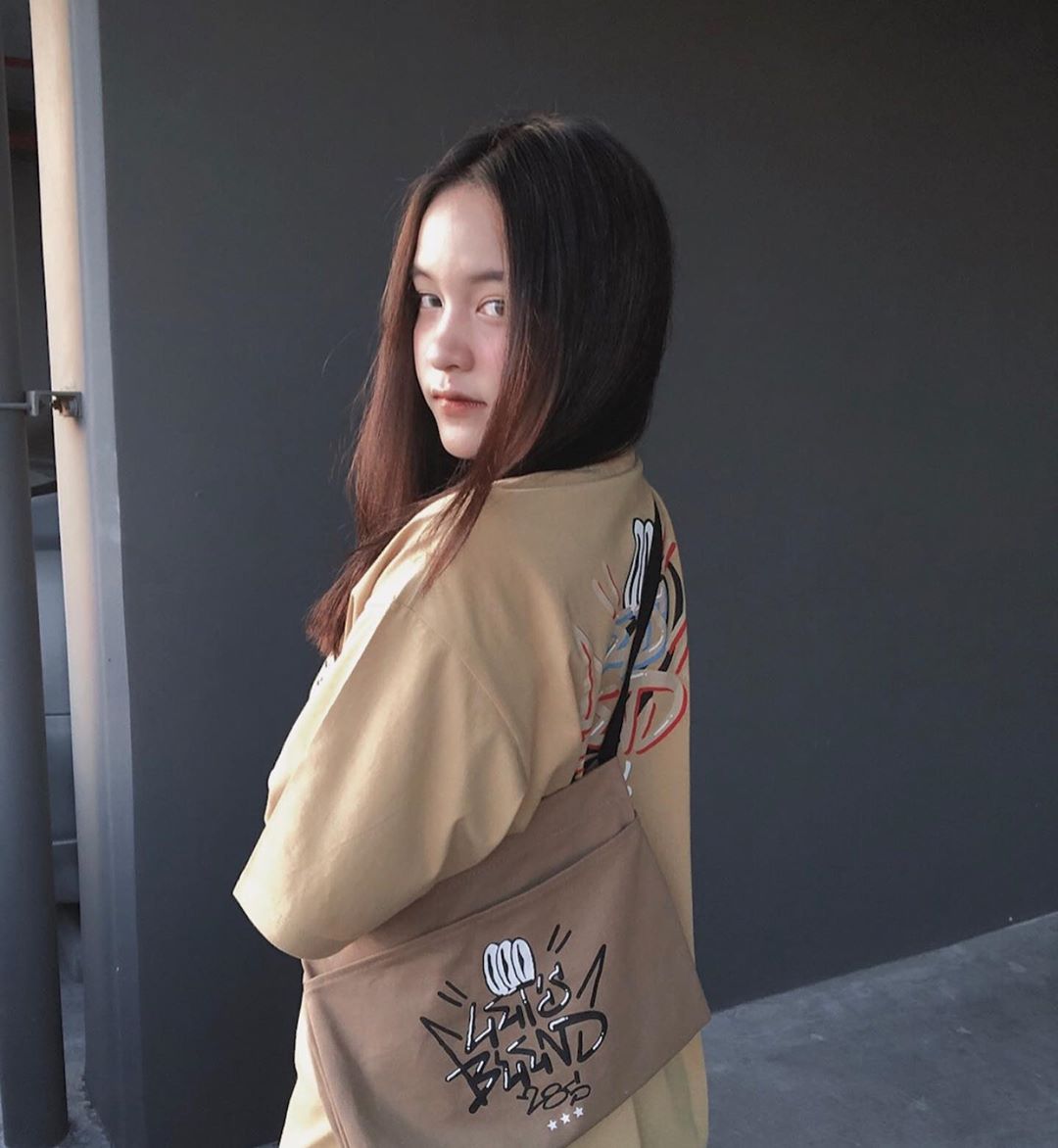 妖豔顏值火力十足 回眸眼神勾魂實在太犯規-第1章-图片8