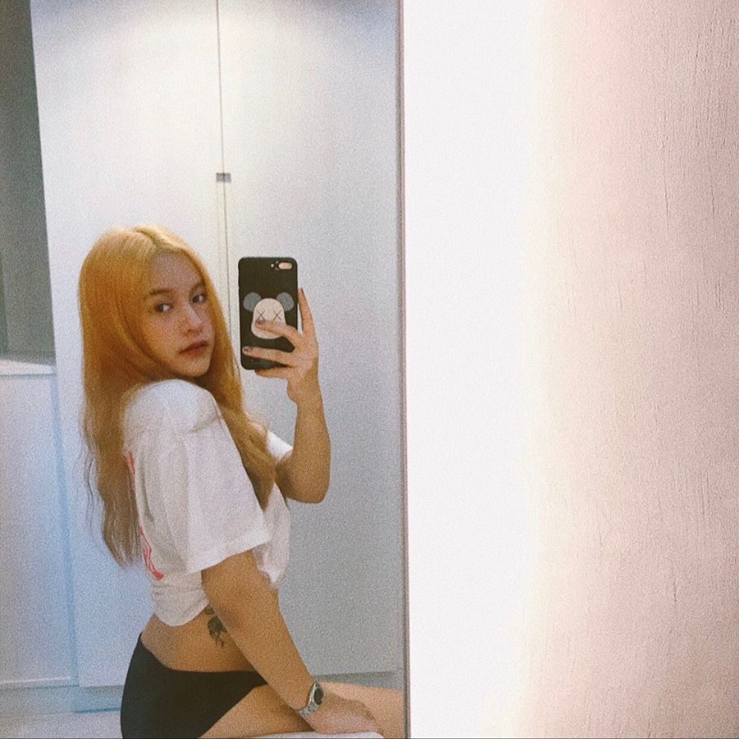 妖豔顏值火力十足 回眸眼神勾魂實在太犯規-第1章-图片20