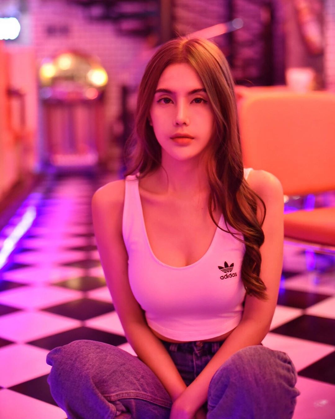 清純臉孔配上電力十足眼神 傲人身姿展現實在不能忍-第1章-图片5