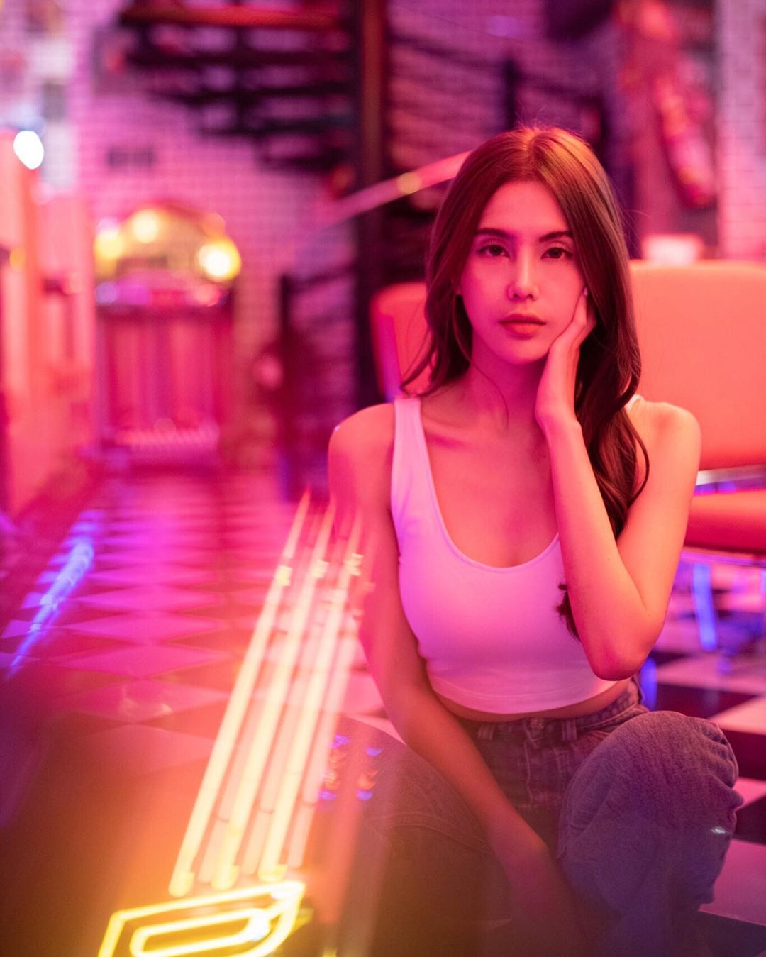 清純臉孔配上電力十足眼神 傲人身姿展現實在不能忍-第1章-图片6