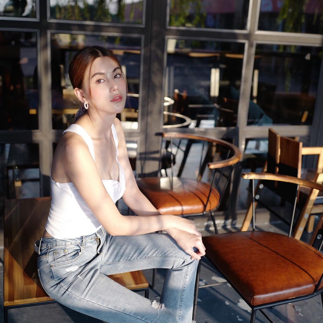 清純臉孔配上電力十足眼神 傲人身姿展現實在不能忍-第1章-图片10