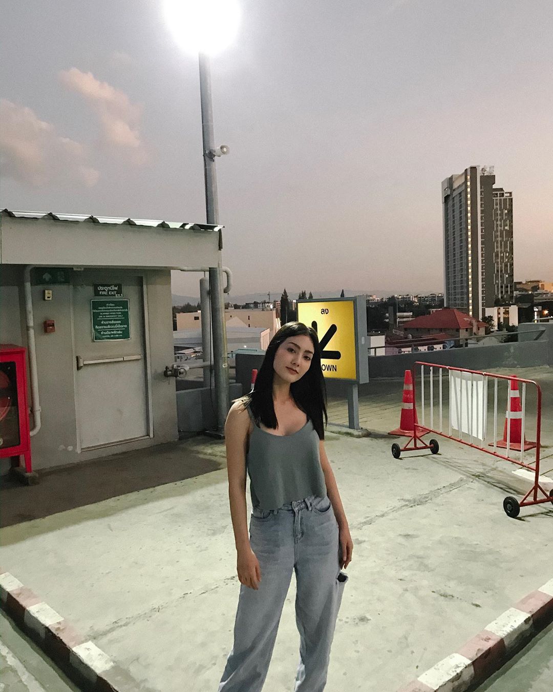 性感魅力太強烈擋不住 誘人鎖骨忍不住放大看-第1章-图片1