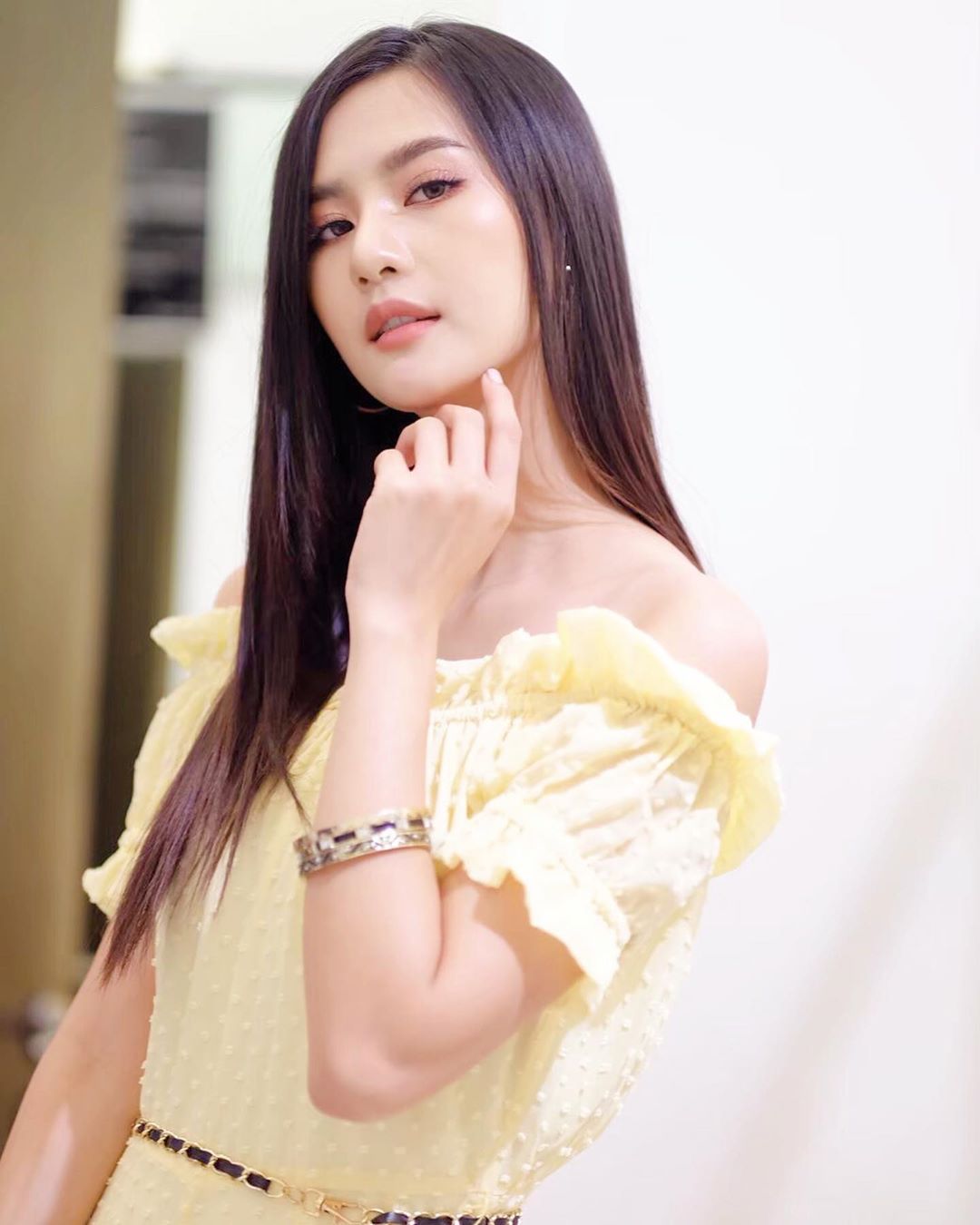 黃金比例天然身形 飄逸長髮誘人長腿駛網友躁動-第1章-图片6