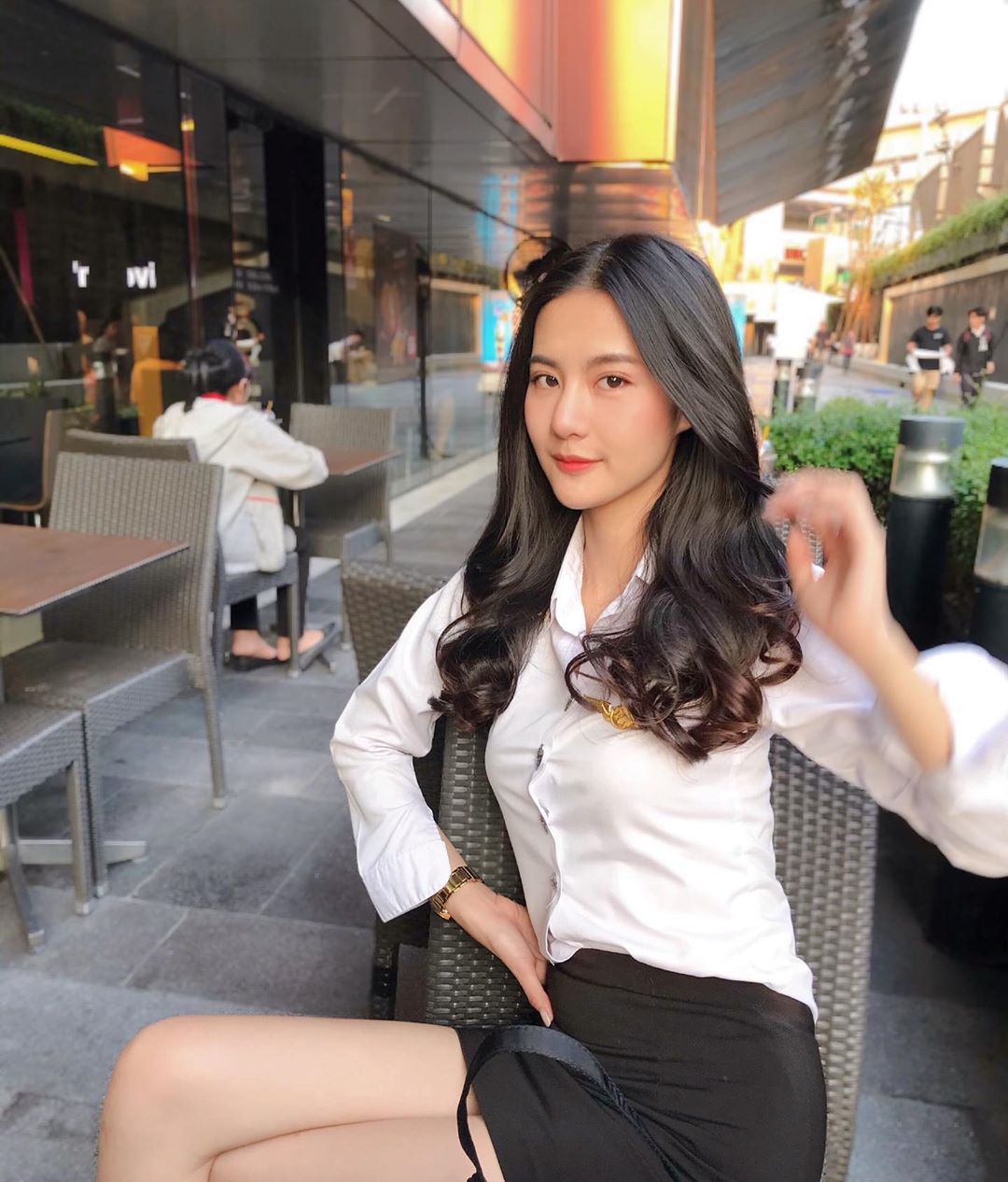 黃金比例天然身形 飄逸長髮誘人長腿駛網友躁動-第1章-图片9