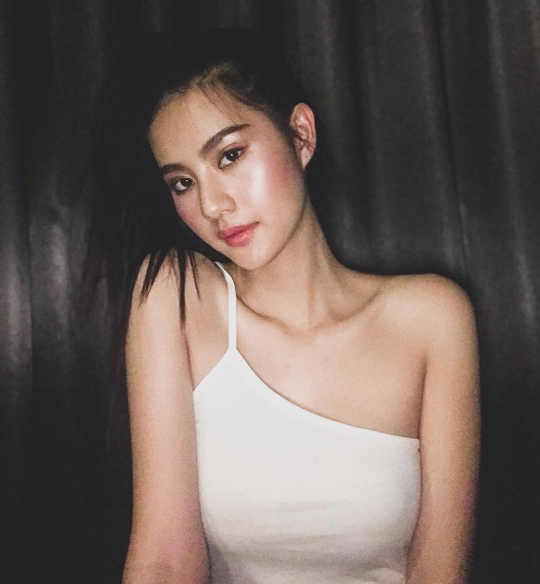 黃金比例天然身形 飄逸長髮誘人長腿駛網友躁動-第1章-图片20