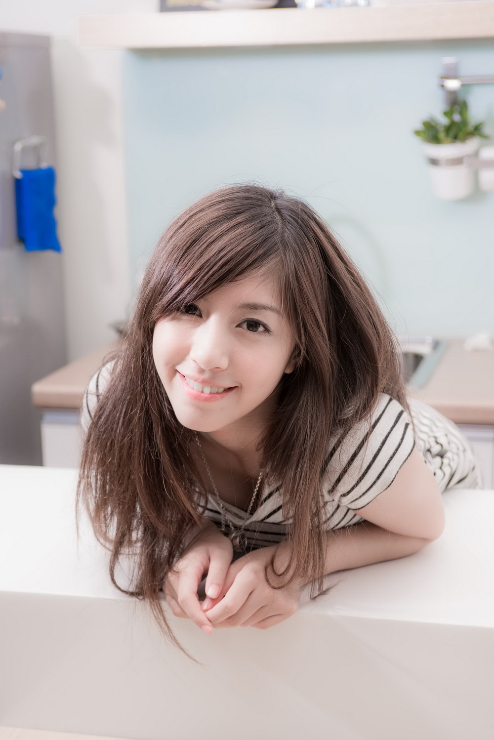 辜莞允、邱慧雯《極品台灣姐妹花》居家寫真集-第1章-图片1