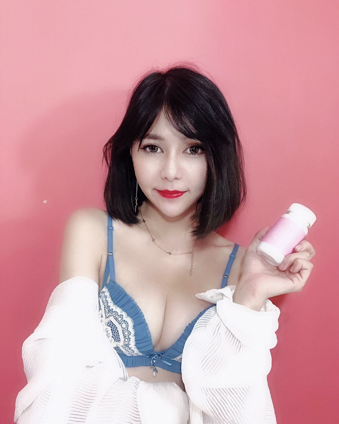 短髮姐姐看起來乖乖的其實超活潑!穿著超清涼「身材嗆爆全場」網暴動:歐派就是正義!-第1章-图片12