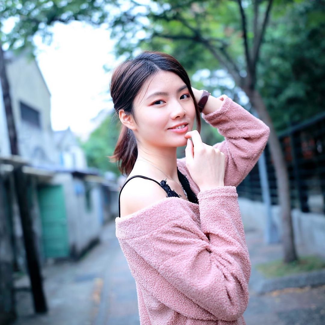 Yvonne 甜美正妹顏值爆表還藏不住姣好身材-第1章-图片2